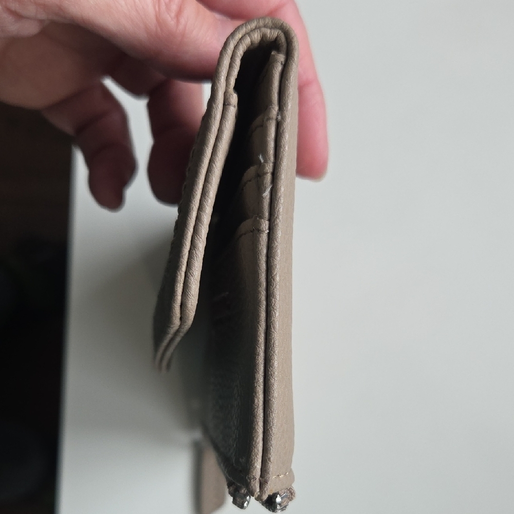 Roots Wallet - Picture 5 of 8